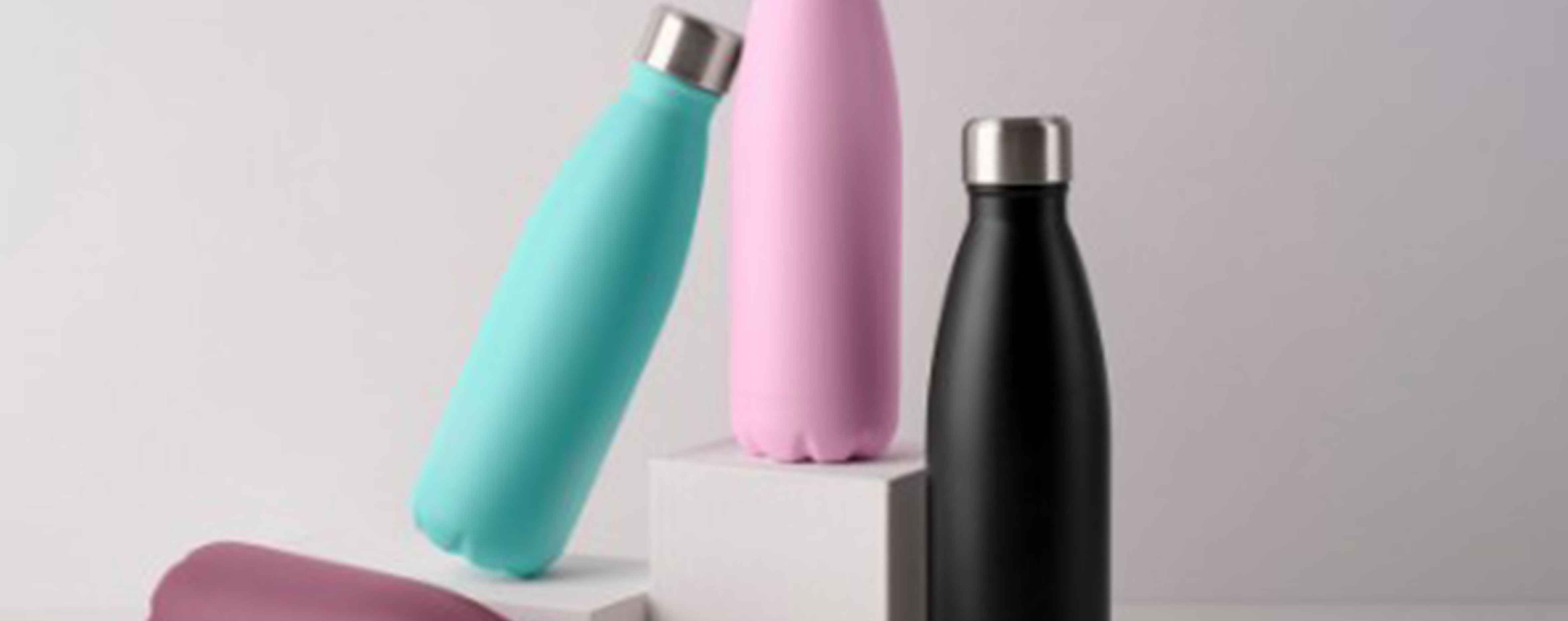 Ilustrasi konsep keuangan digital syariah dengan warna hijau dan emas