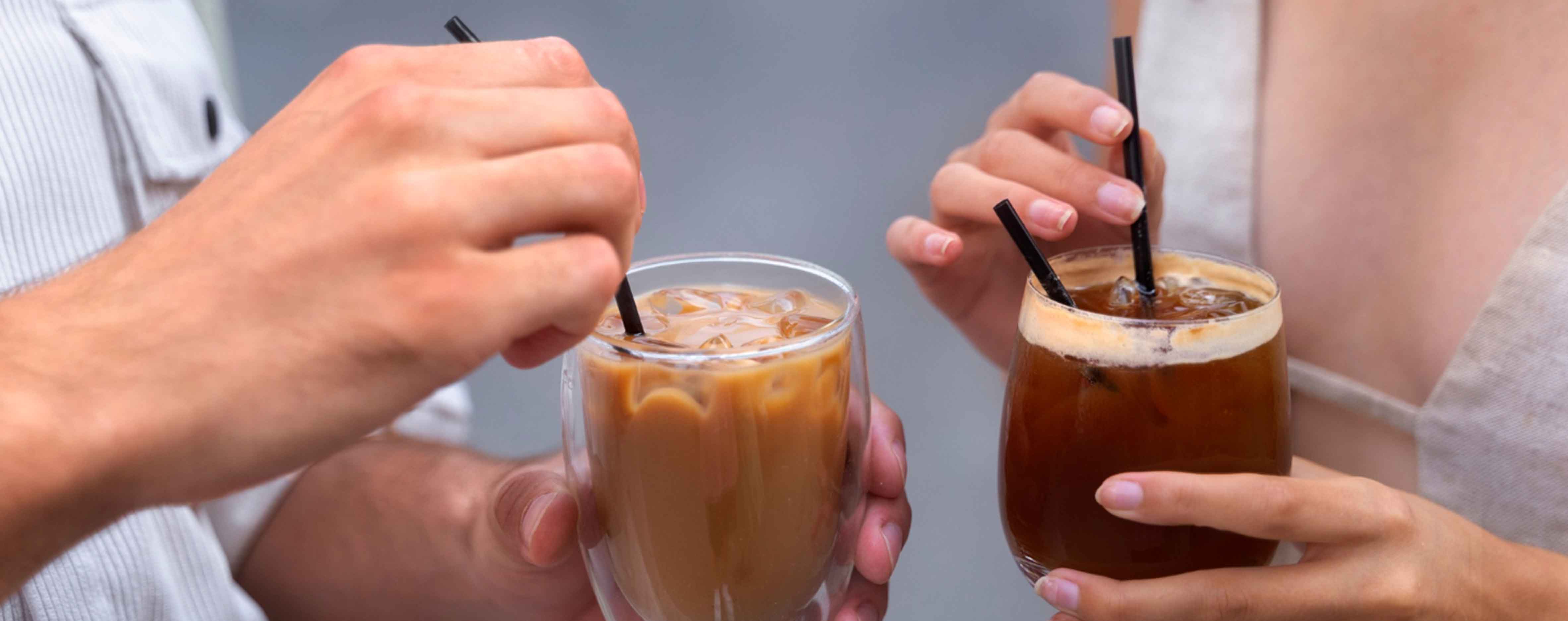 Ilustrasi konsep keuangan digital syariah dengan warna hijau dan emas